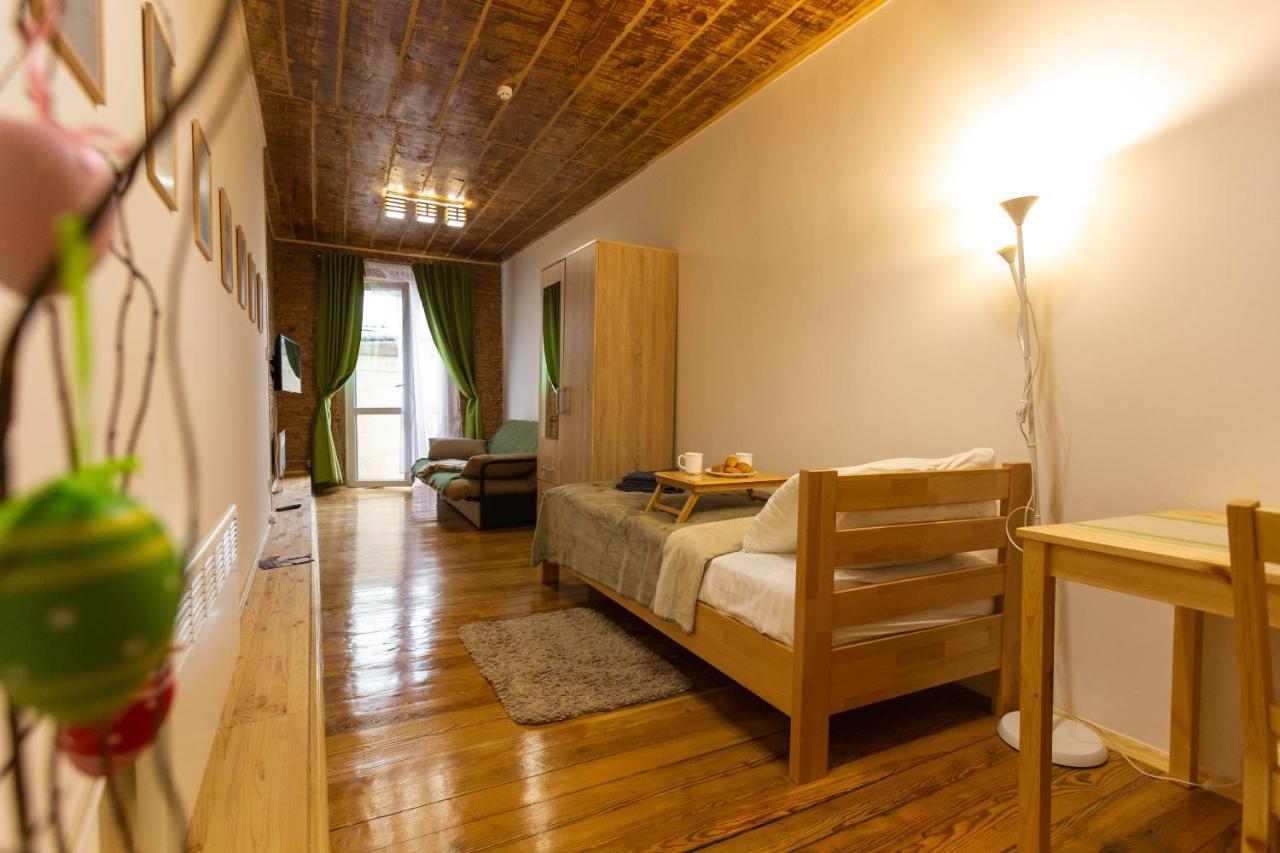 Peaceful Studio On Rynok Square Lviv Exterior photo