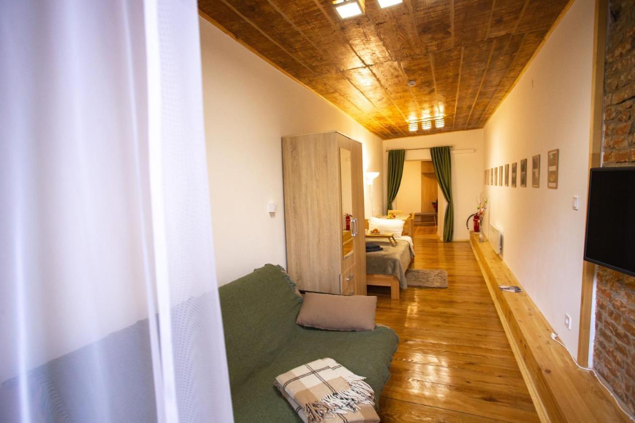 Peaceful Studio On Rynok Square Lviv Exterior photo